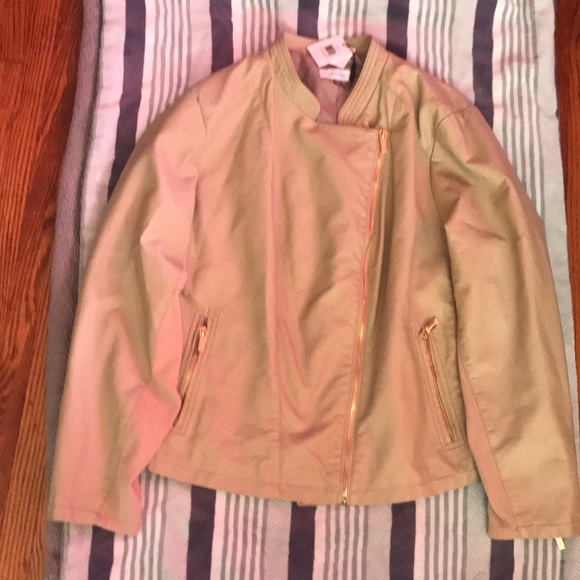 🆕Calvin Klein Women’s Faux leather Jacket